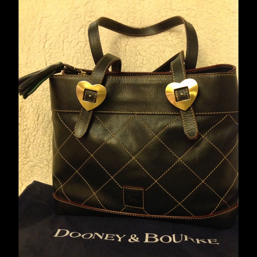 Dooney & Bourke ladies handbag